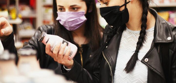 girls, covid, shop-6197739.jpg